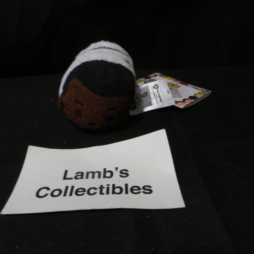 Disney Store Authentic Star Wars Force Awakens Finn Stormtrooper tsum tsum 3.5"